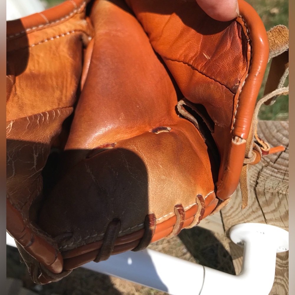 CLASSIC SSK, SOFTBALL GLOVE. CATCHING MACHINE R-throw. - Picture 9 of 16